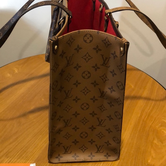 On the go tote - Picture 3 of 8